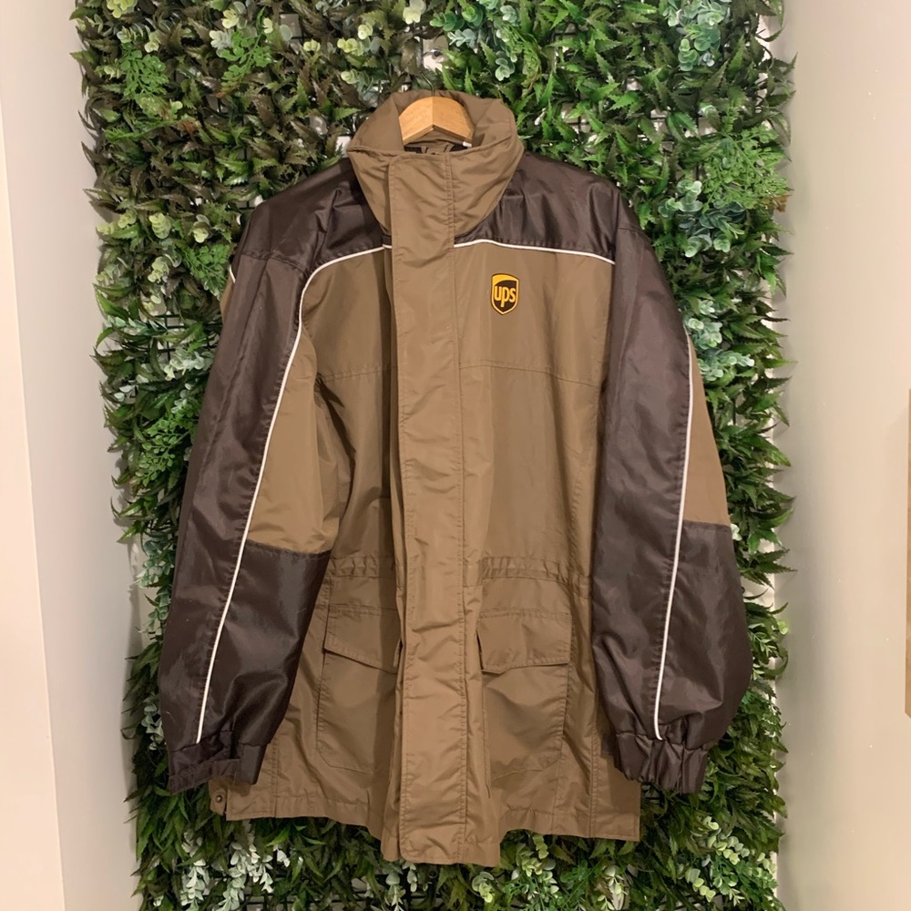 UPS GEAR